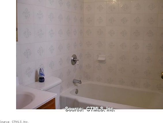 2nd image of 458 Main St APT 3