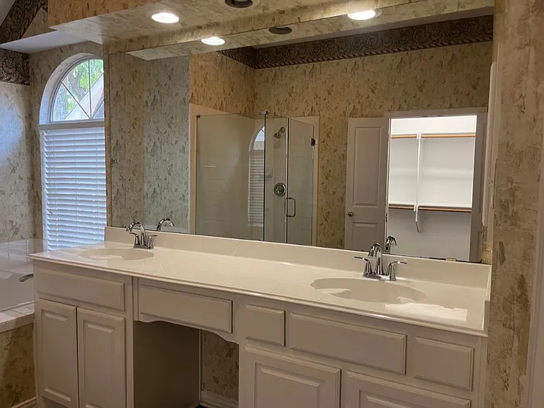 2702 View Mdw — Photo 38
