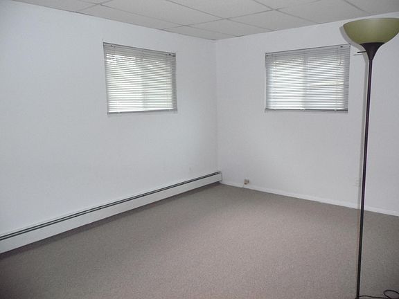 4th image of 90 Brentwood Ave