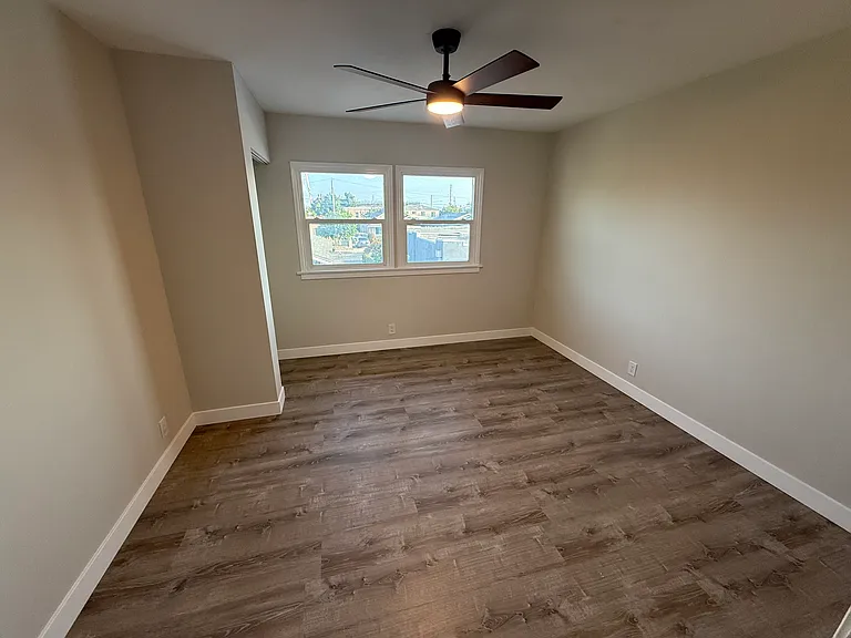 2561 Poplar Pl #1/2 — Photo 10