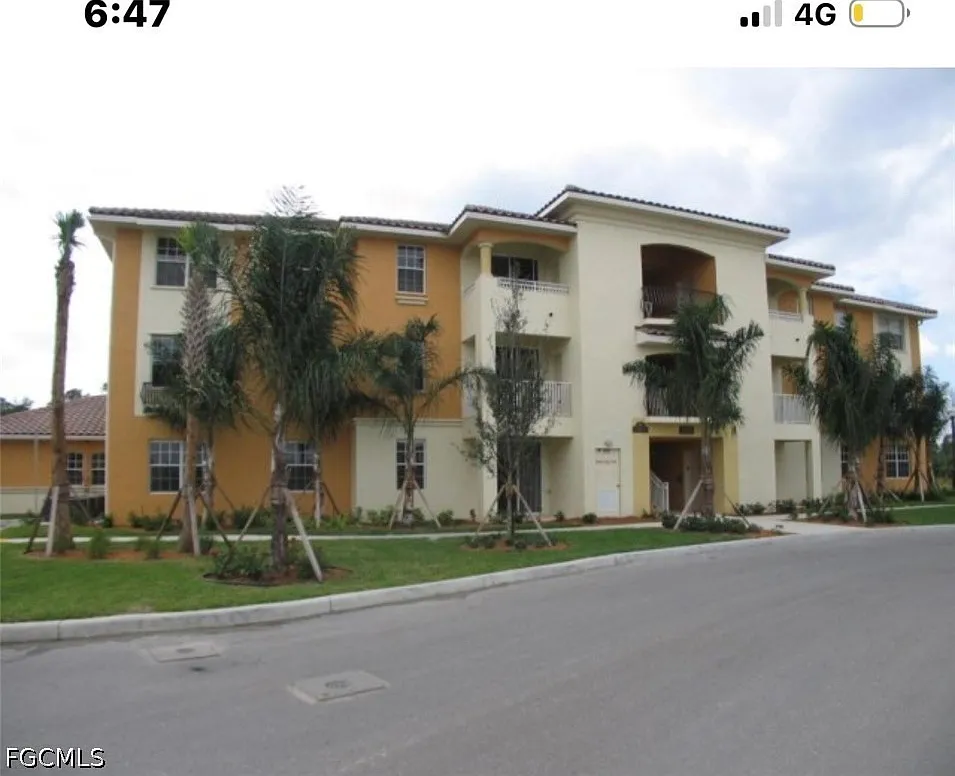 2 bed, 2.0 bath, 1270 sqft, $1,400 — Photo 1