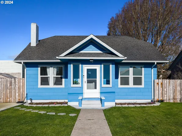 118 Main St, Ilwaco, WA 98624