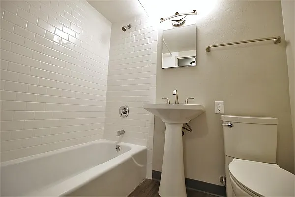 1671 N. Prospect Ave. — Photo 130