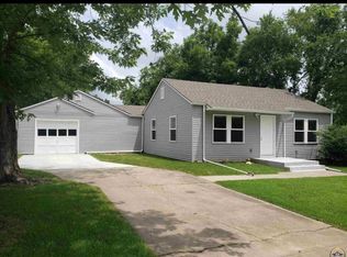 1128 SE 33rd St, Topeka, KS 66605