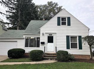 1272 Irene Rd, Lyndhurst, OH 44124