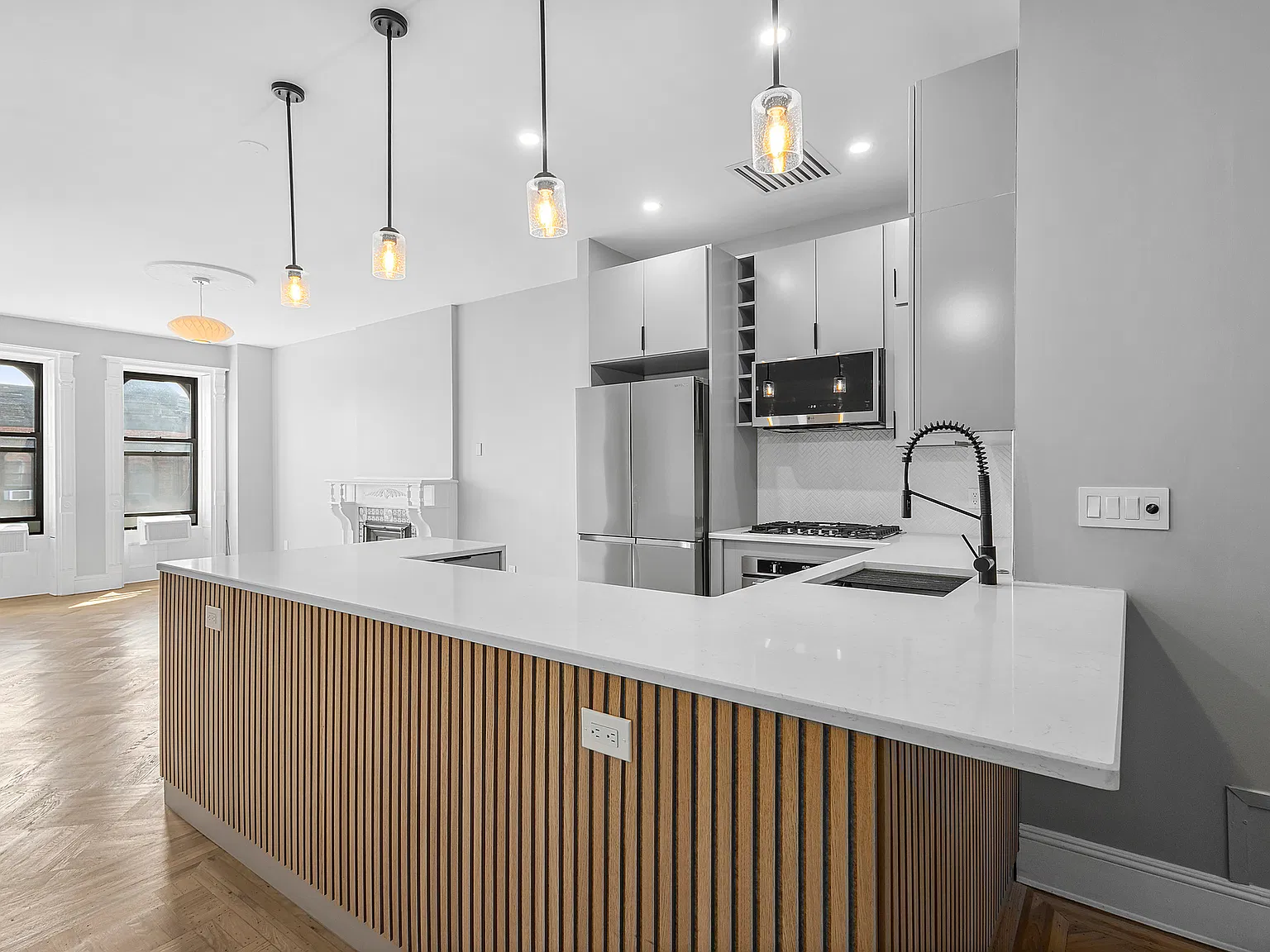 23 Saint John's Place — Photo 4