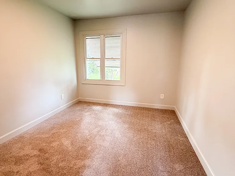 15815 Evergreen Rd — Photo 7