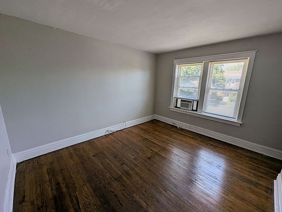 4th image of 5026-28 Chippewa St #28A