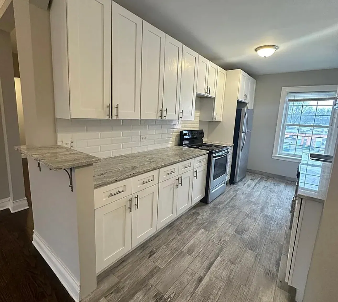 2 bed, 1000 sqft, $2,200 — Photo 4