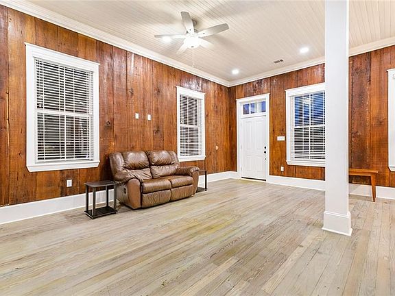 3rd image of 1816 Cambronne St