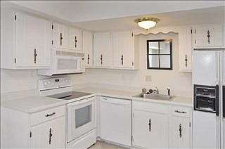 5th image of 3417 Kenbrooke Ct #20