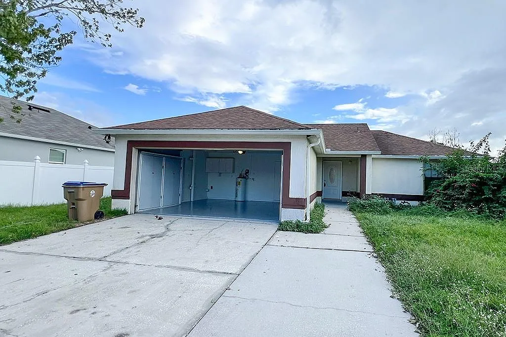 3 bed, 2.0 bath, 1149 sqft, $1,600 — Photo 2