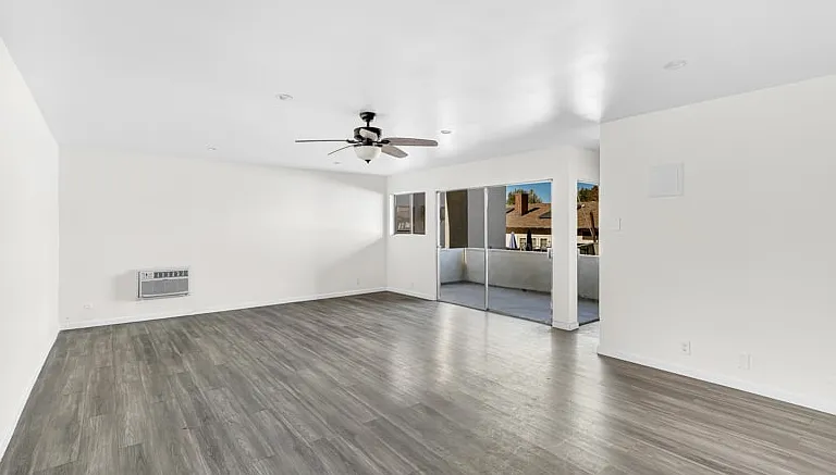 La Croix Apartments — Photo 7
