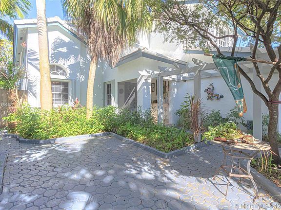 4th image of 8551 SW 210th Ter