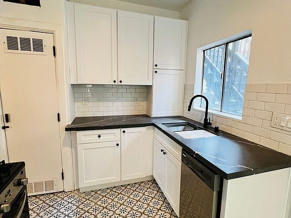 5th image of 1608 Scott Ave #1614