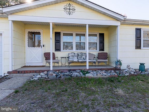 2nd image of 134 Georgetown Rd