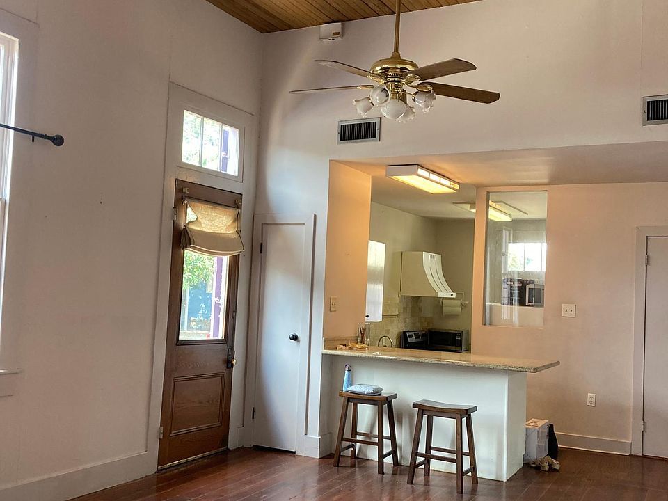 Spacious living/dining room with stylish comfortable furnishings, 
oriental carpet optional