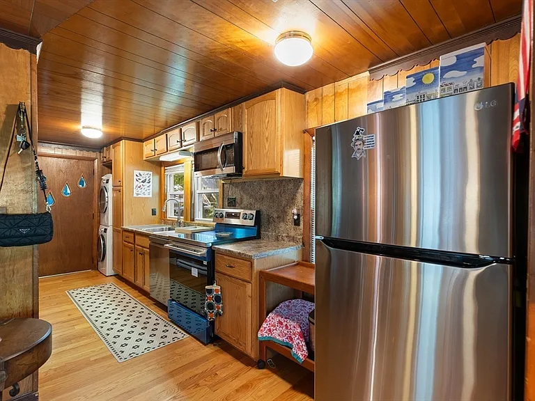 40 Elsie Ave #40 — Photo 12