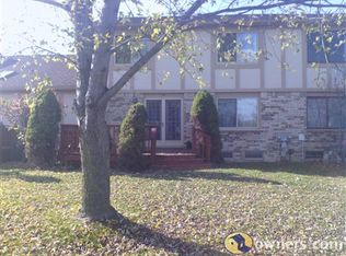 42374 Willow Tree Ln E, Clinton Township, MI