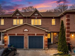 32 Lancaster Ct, Georgina, ON L4P 4A1
