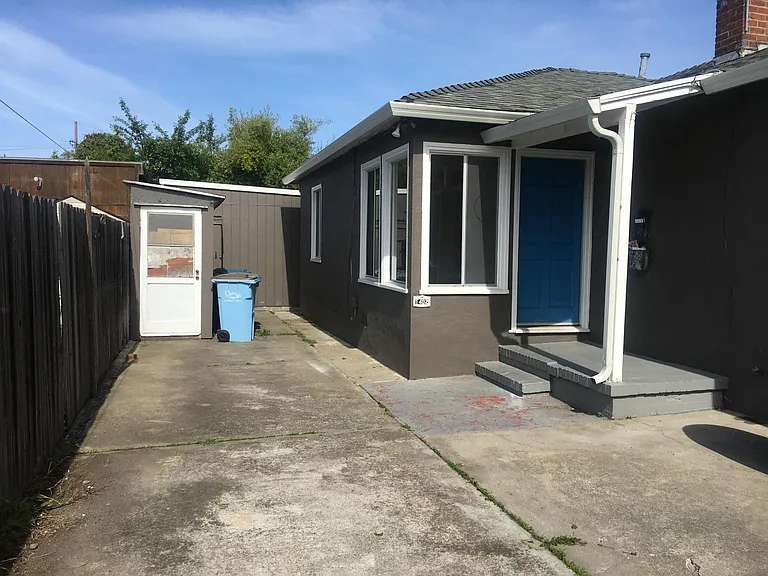 1398 Curtis St — Photo 3