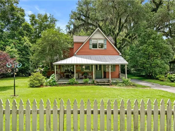 1403 Captain O'Neal Dr, Daphne, AL 36526