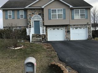 212 Bronte Ave, Inwood, WV 25428