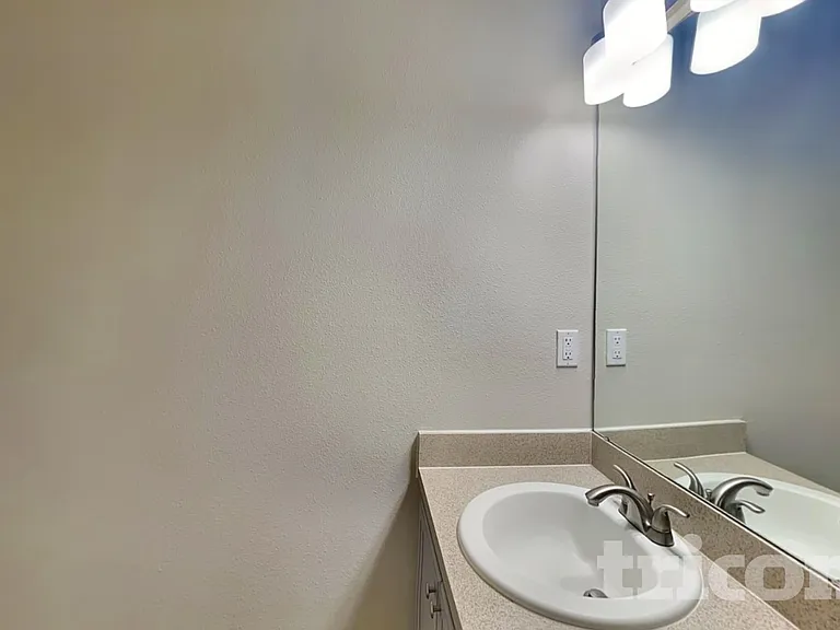 137 Brays Island Ln — Photo 16