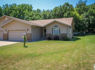 3327 Glen Oaks Blvd, Sioux City, IA 51104