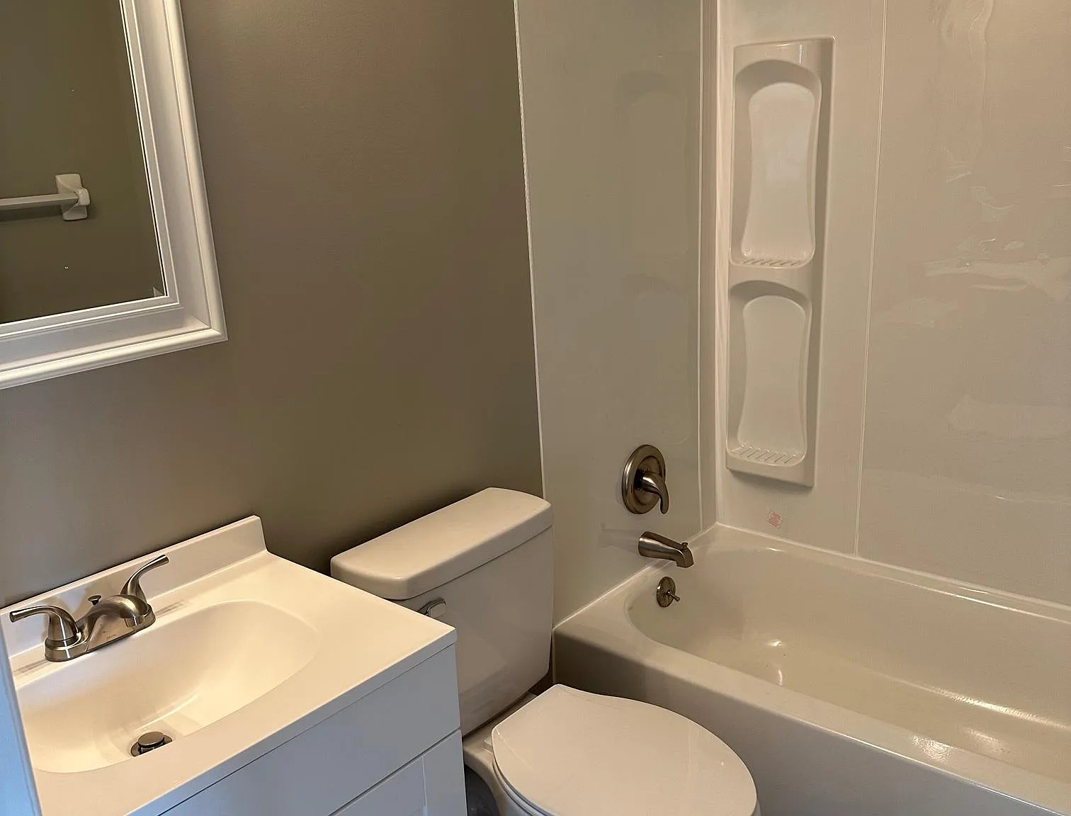Studio, 400 sqft, $730 — Photo 4