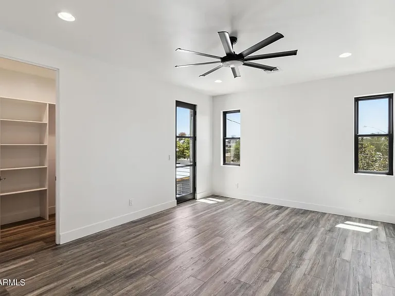 902 W Hazelwood St #B — Photo 31