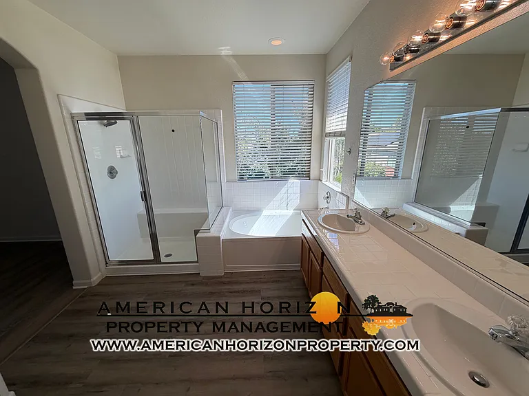 4124 Arenzano Way — Photo 17