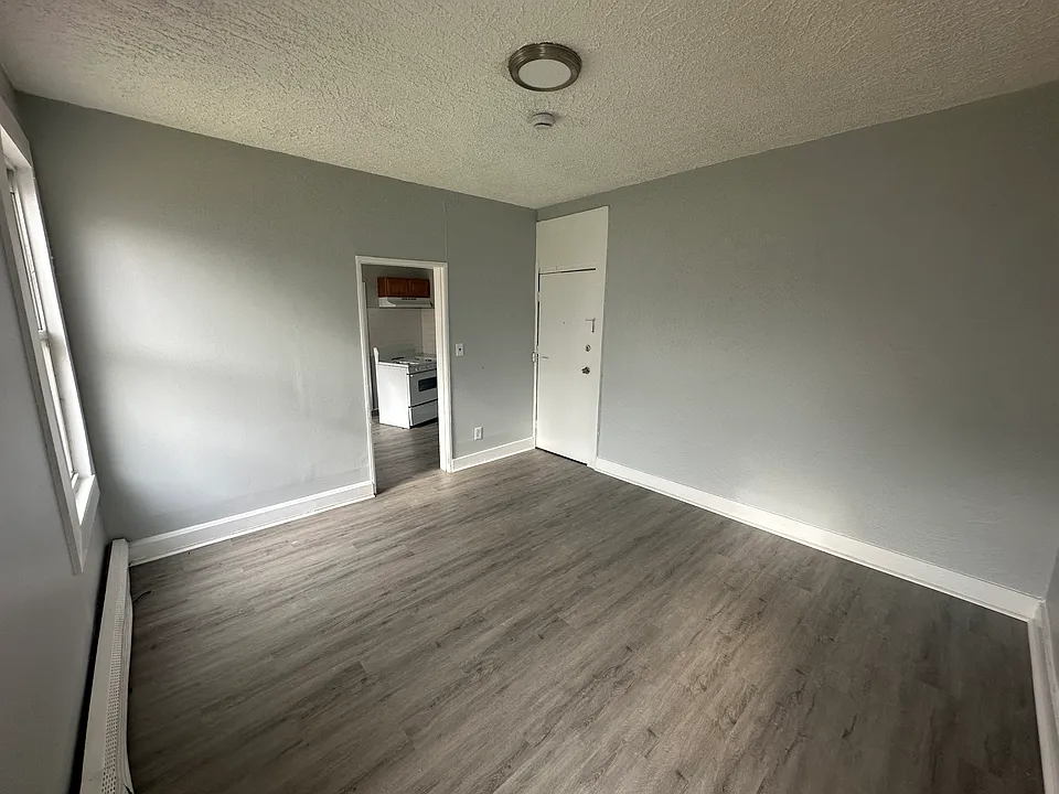 491 Clinton Ave #1