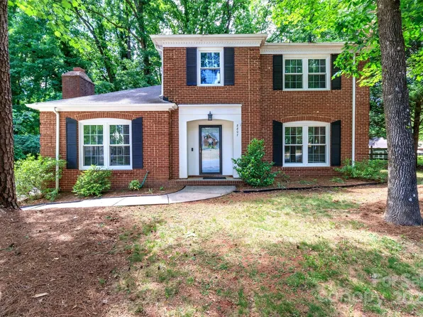 8807 Tree Haven Dr, Charlotte, NC 28270