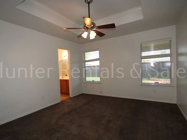 505 E Vega Ln — Photo 13