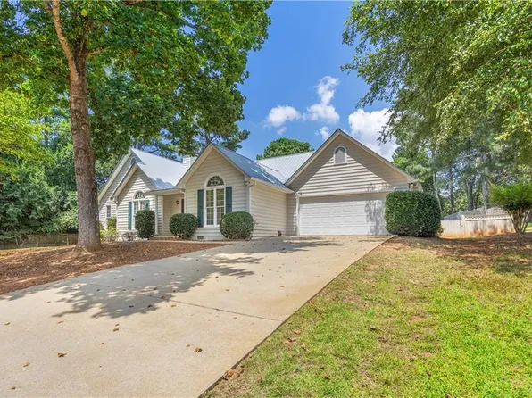 3733 Maple Forge Ln, Gainesville, GA 30504