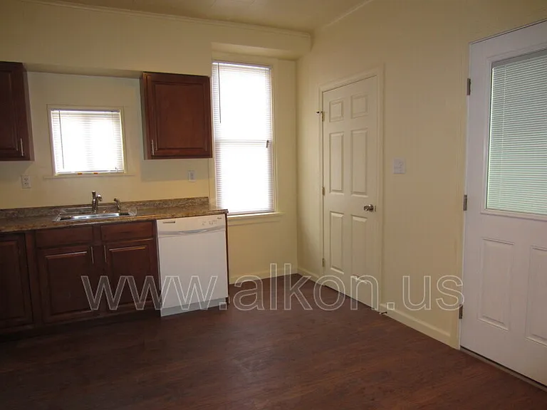 4315 Bristol St — Photo 8