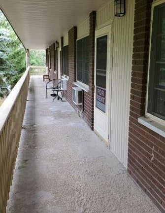 5th image of 143 Durling Dr APT B10