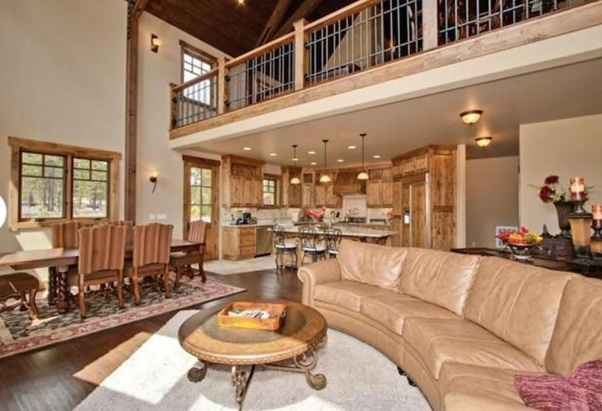 10035 Chaparral Ct — Photo 2