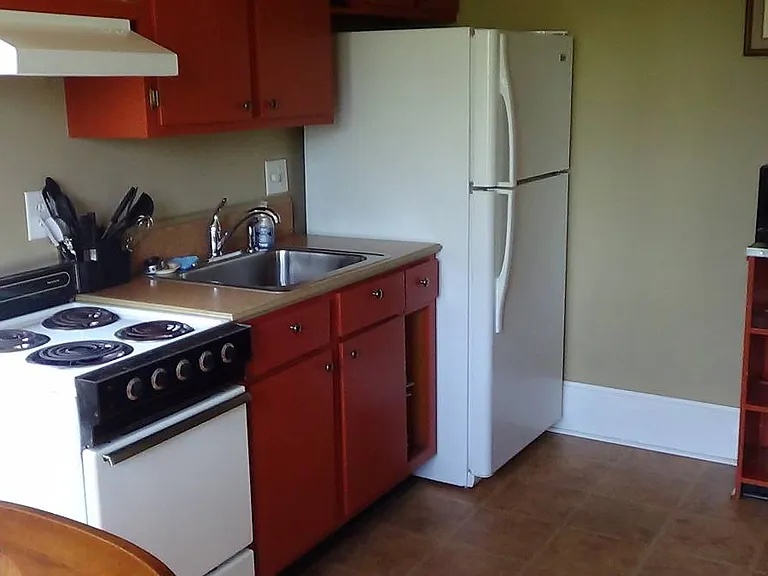 905 W Rowan St #C — Photo 5