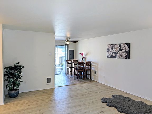 5th image of 6506 Commercial Ave #B