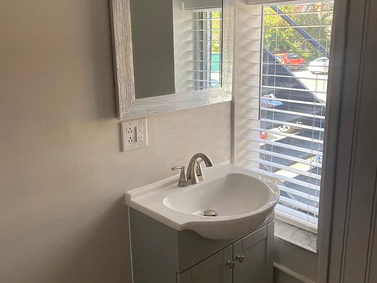 1434 6th Ave #5 — Photo 9