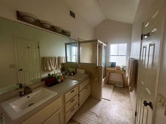 4th image of 250 Euclid Ave APT B