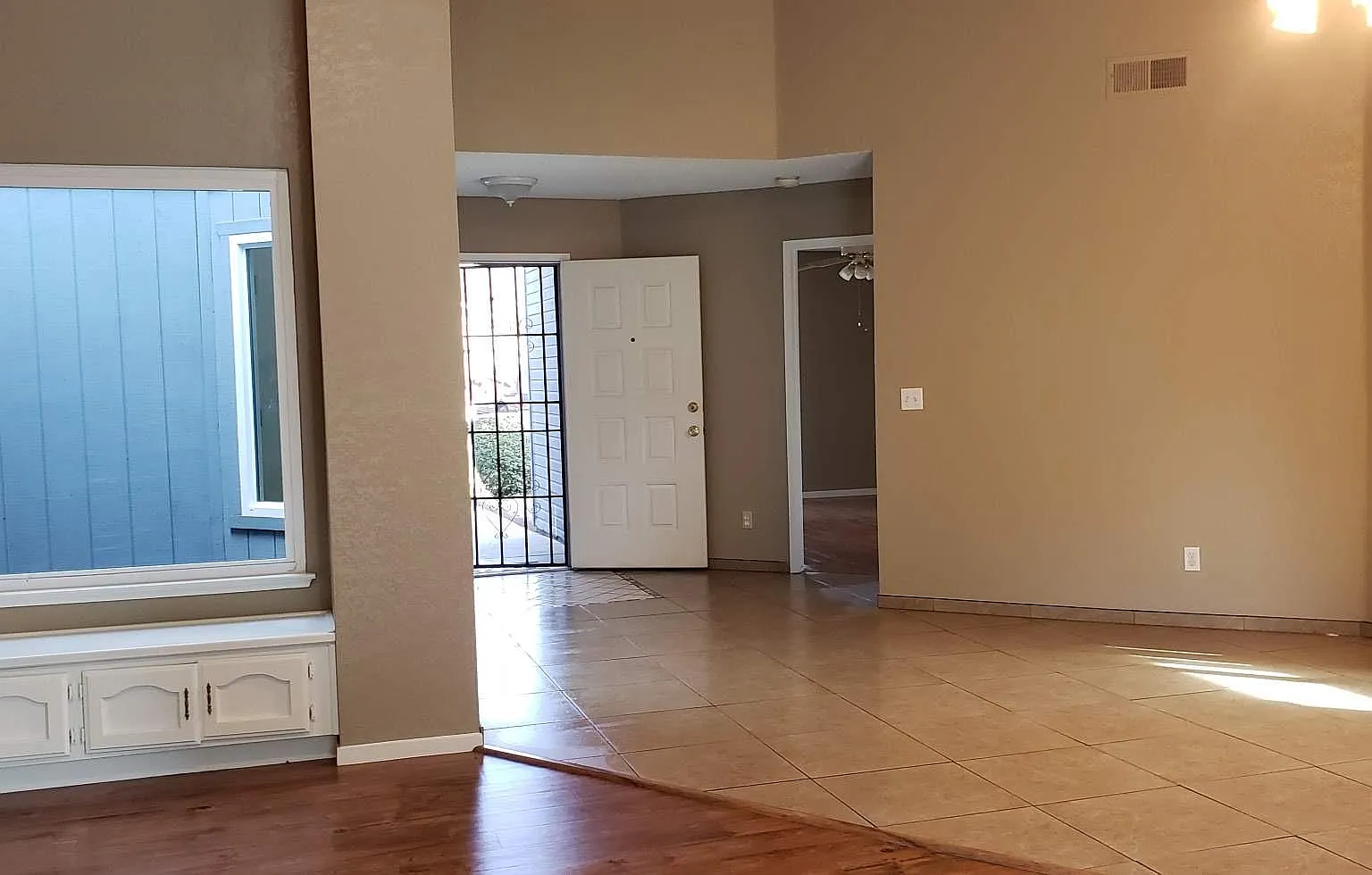 2567 N Marty Ave — Photo 3