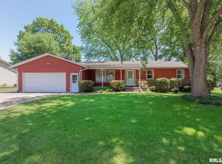 720 Bluebird Ct, Geneseo, IL 61254