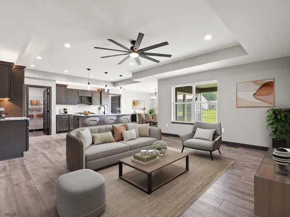 203 Thompson Ct, Delhi, IA 52223