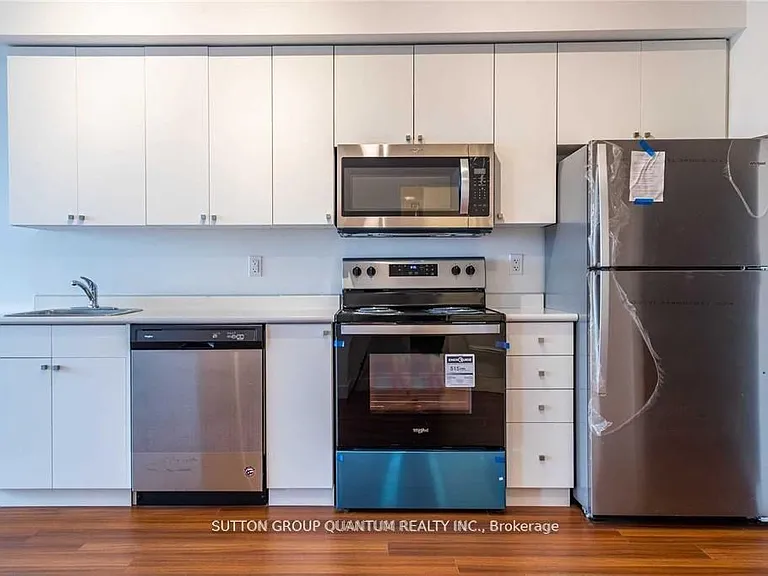 1 Wellington St #712 — Photo 3