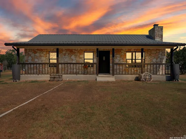 4657 ODANIEL RD, Seguin, TX 78155