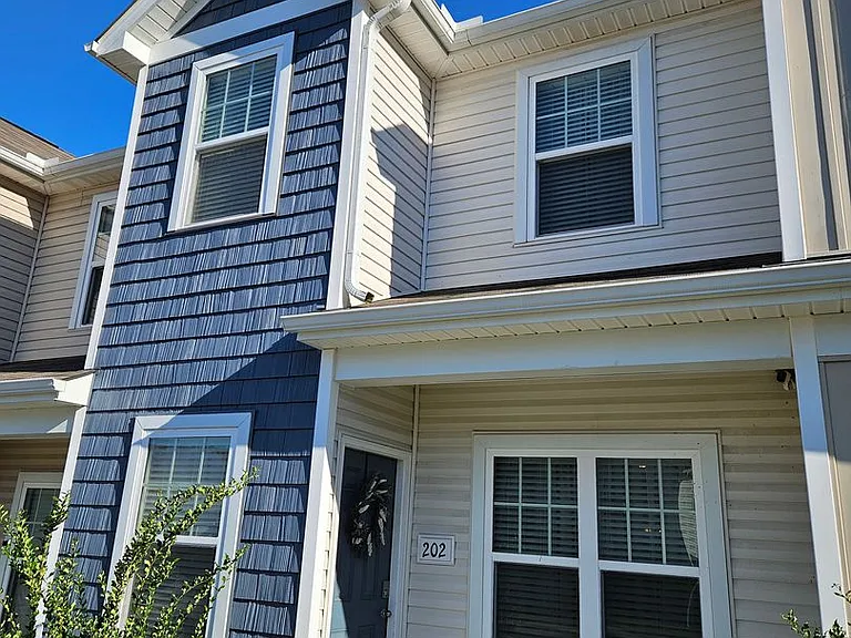 202 Chandler Ct — Photo 1
