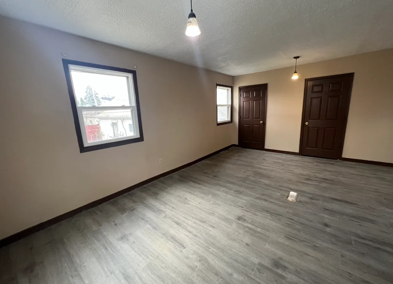 4 bed, 2250 sqft, $1,895 — Photo 4